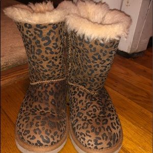 Leopard bailey bows kid uggs
